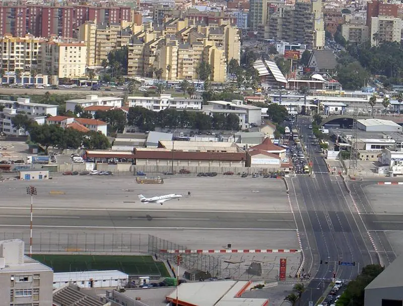 aeroporturi-ciudate-Gibraltar3