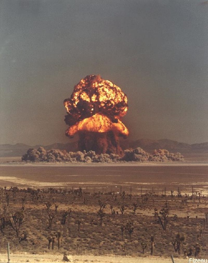 bomba-nucleara-omofon10