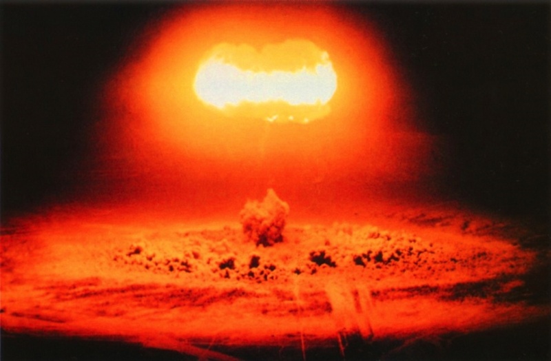 bomba-nucleara-omofon21