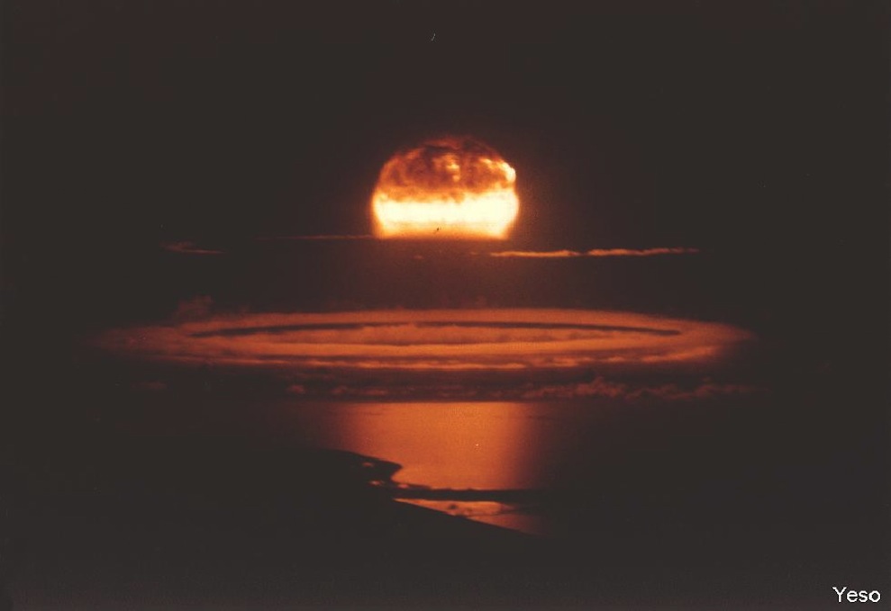 bomba-nucleara-omofon26