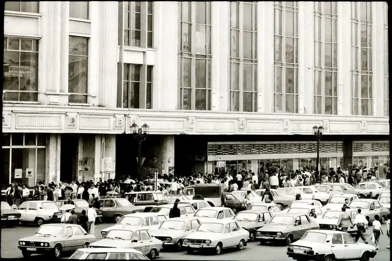 bucuresti-dupa-1989-omofon1