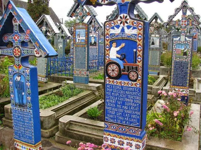 cimitirul-vesel-sapanta-omofon9