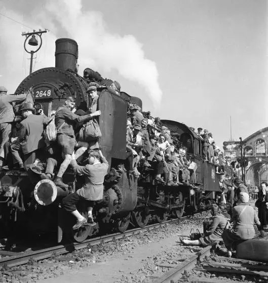 GERMANY - JUNE 06: Post WWII German refugees & displaced persons crowding every square inch of a train leaving Berlin (Photo by Margaret Bourke-White/The LIFE Images Collection/Getty Images)