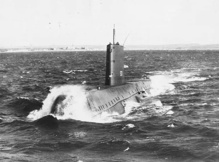 lansarea primului submarin nuclear