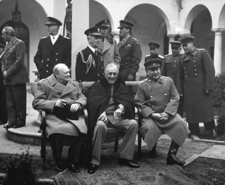 pactul de la yalta